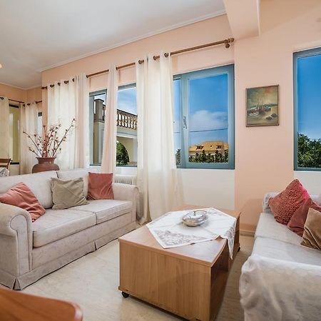 Le Reve Apartment Akrotiri  エクステリア 写真