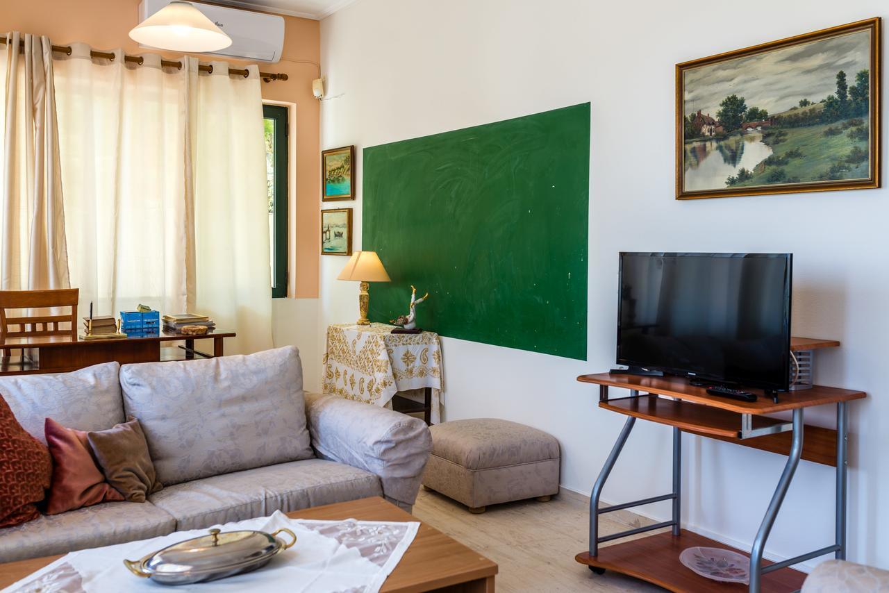 Le Reve Apartment Akrotiri  エクステリア 写真