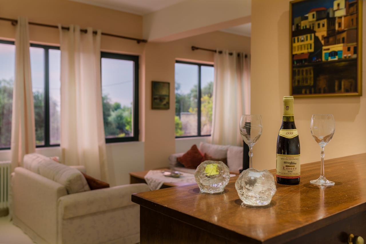 Le Reve Apartment Akrotiri  エクステリア 写真
